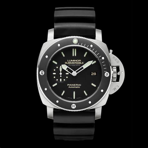 panerai pam 389|luminor submersible Panerai automatic.